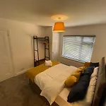 Stylish Coventry Home With Office & Double Beds