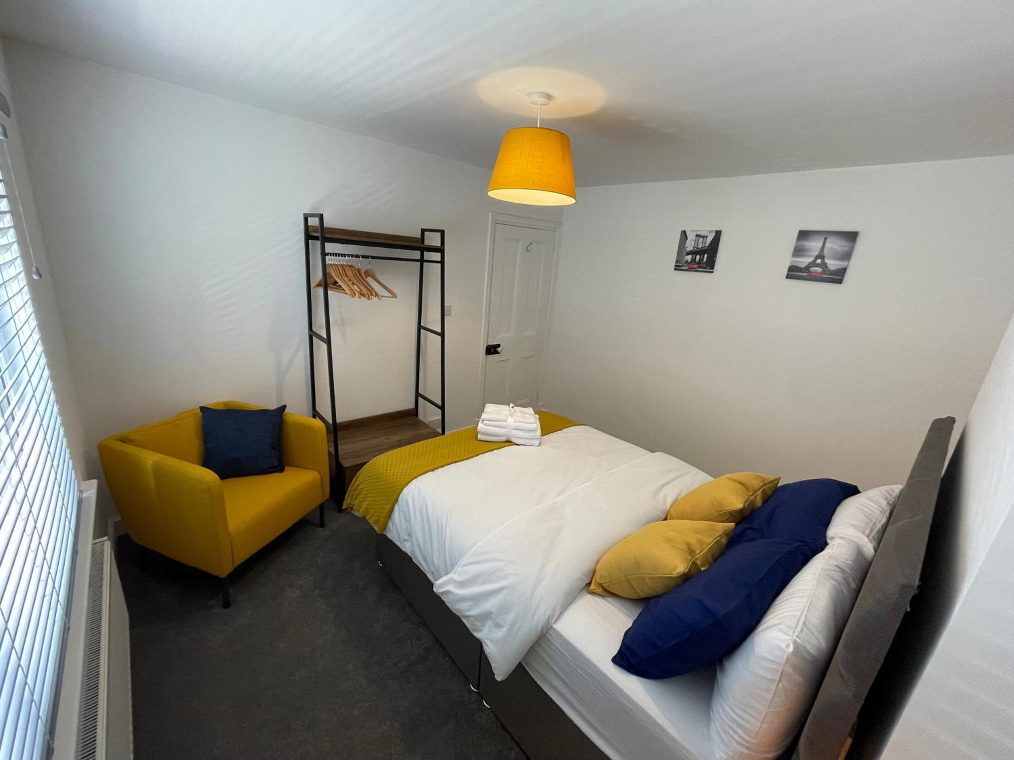 Apartment Stylish With Office & Double Beds *